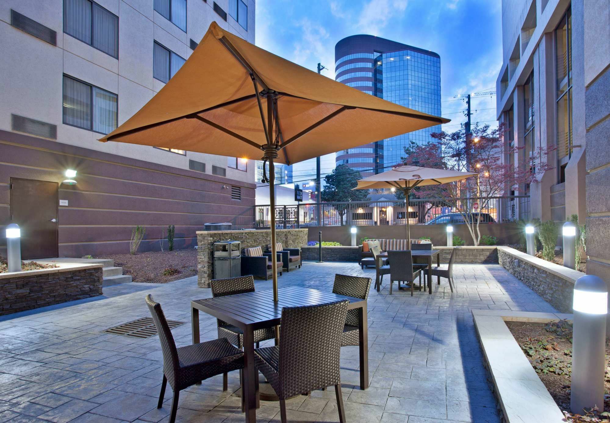 Courtyard By Marriott Nashville Vanderbilt West End Buitenkant foto